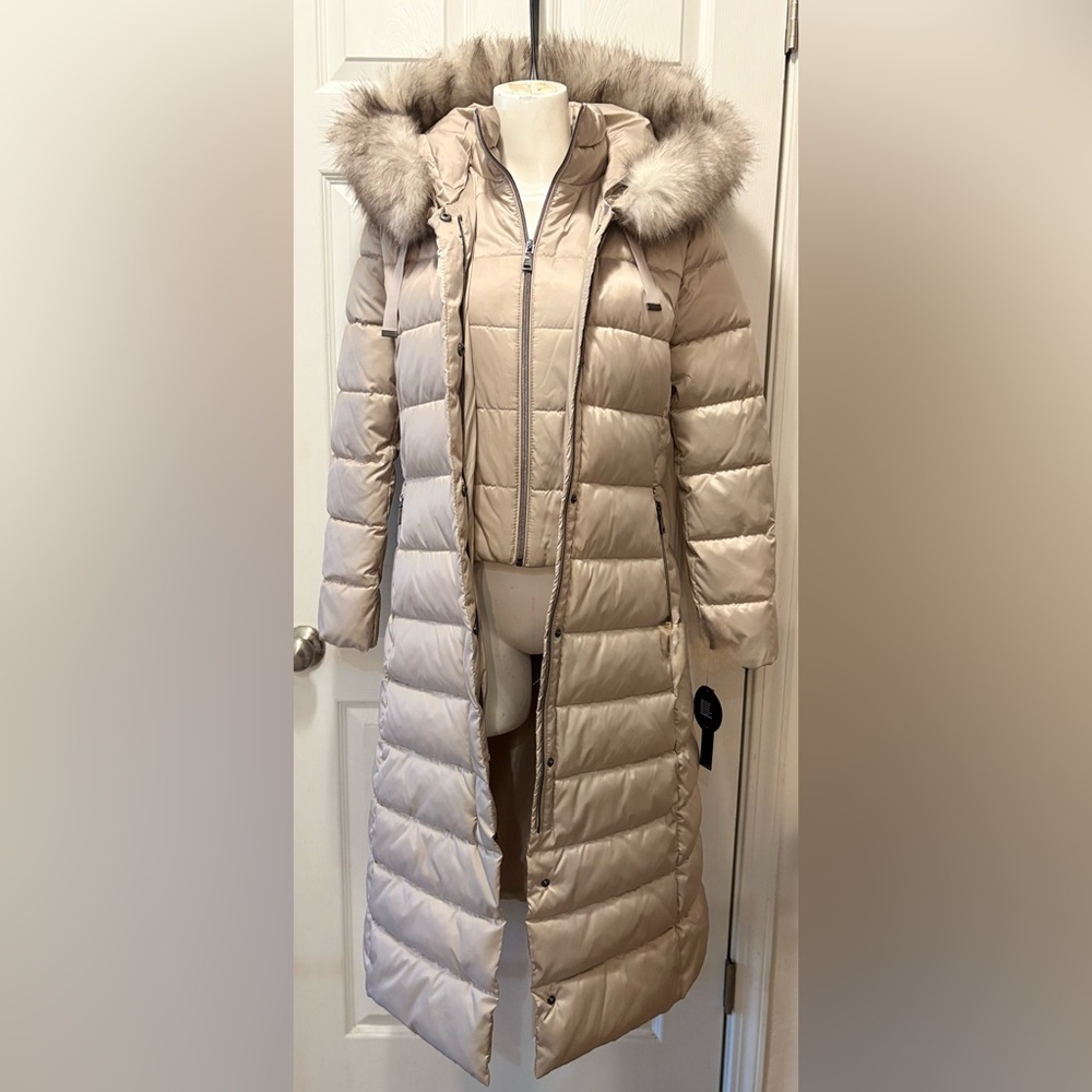 NWT Tahari Nellie Maxi Layer long puffer coat in Pale Oak Women’s Medium